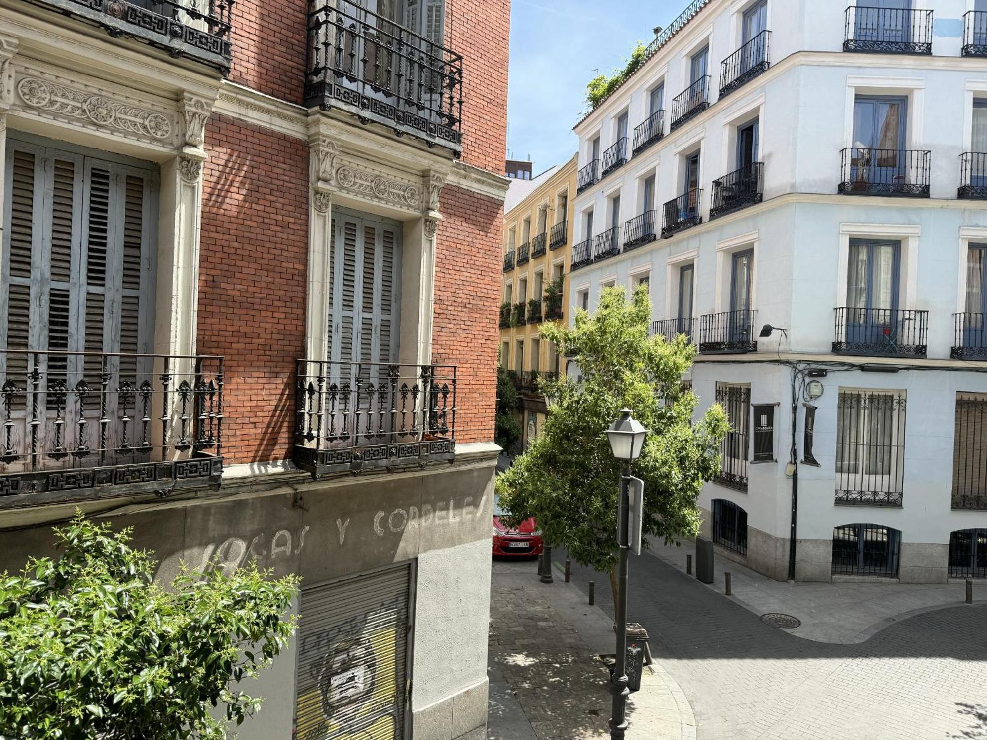 Cavabajasuites Madrid Esterno foto